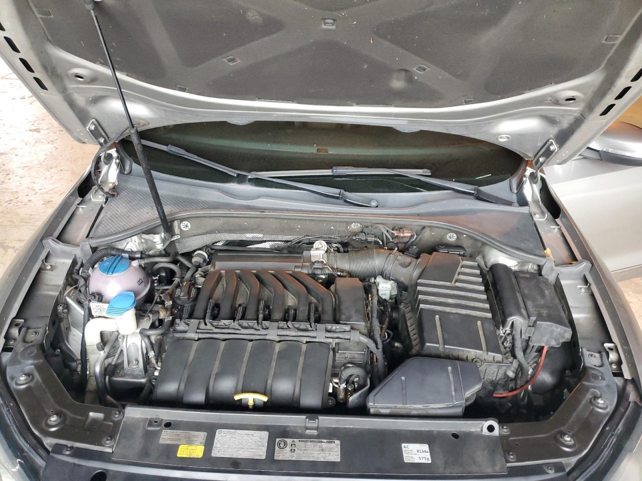 2014 VOLKSWAGEN Passat