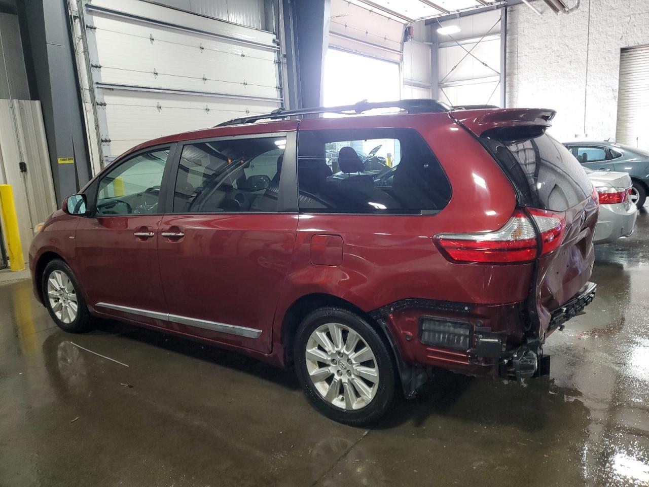 2016 TOYOTA SIENNA