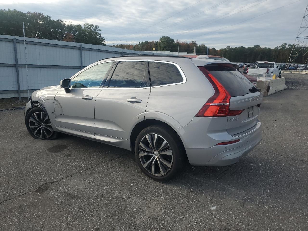 2022 VOLVO XC60