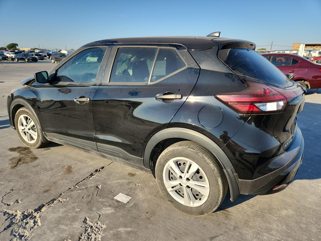 2024 NISSAN KICKS