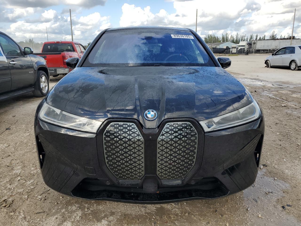 2025 BMW iX