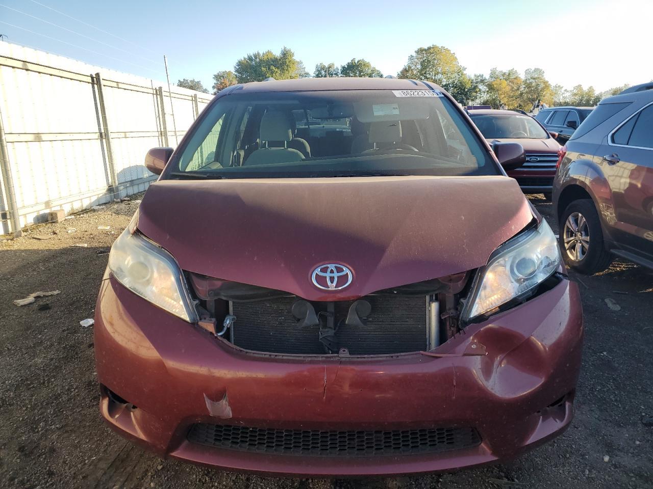 2017 TOYOTA SIENNA