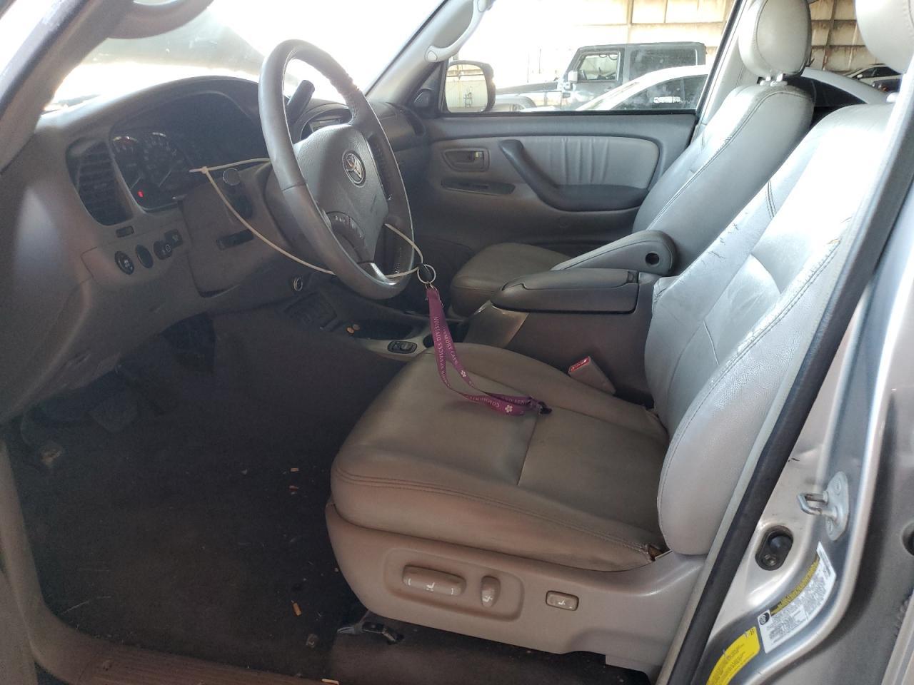 2005 TOYOTA Sequoia