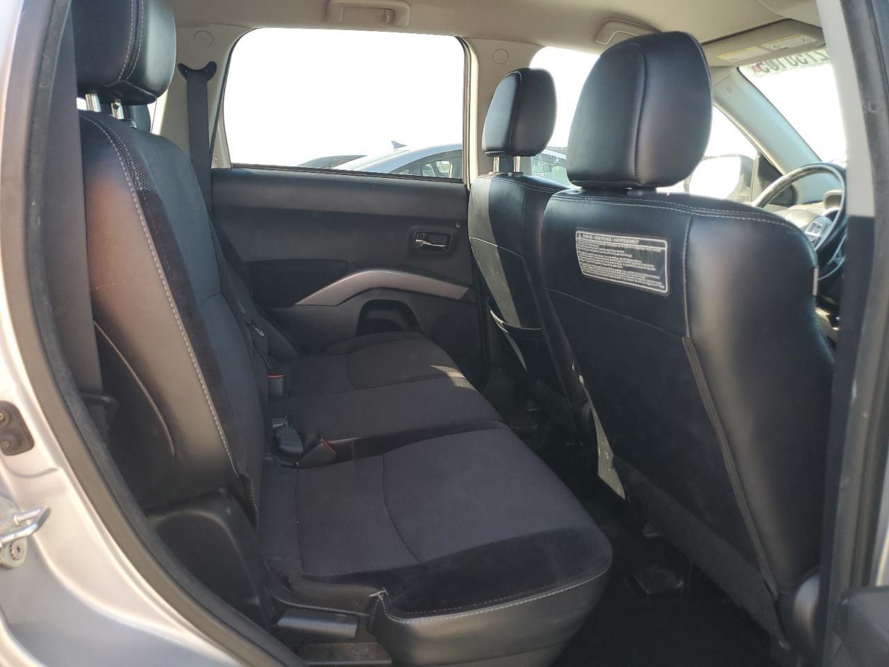 2011 MITSUBISHI outlander