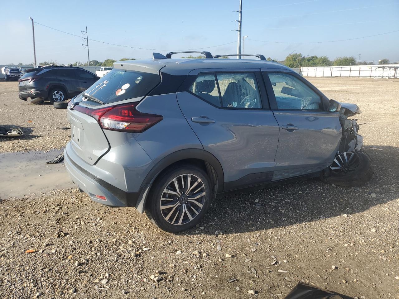 2023 NISSAN KICKS