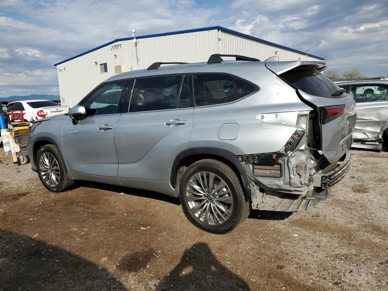 2021 TOYOTA HIGHLANDER