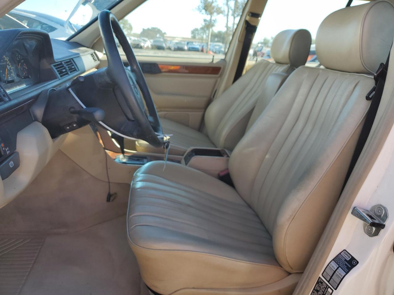 1995 MERCEDES-BENZ E-Class