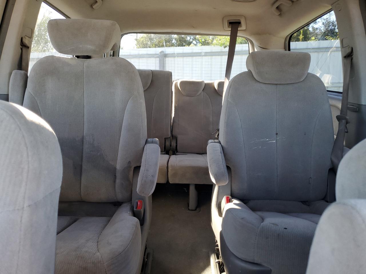 2006 KIA SEDONA