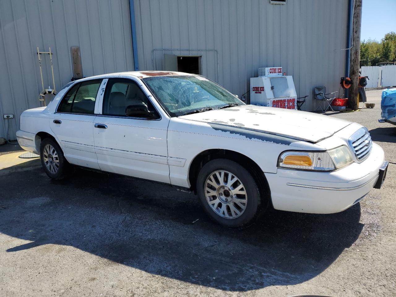 2003 FORD Crown Victoria