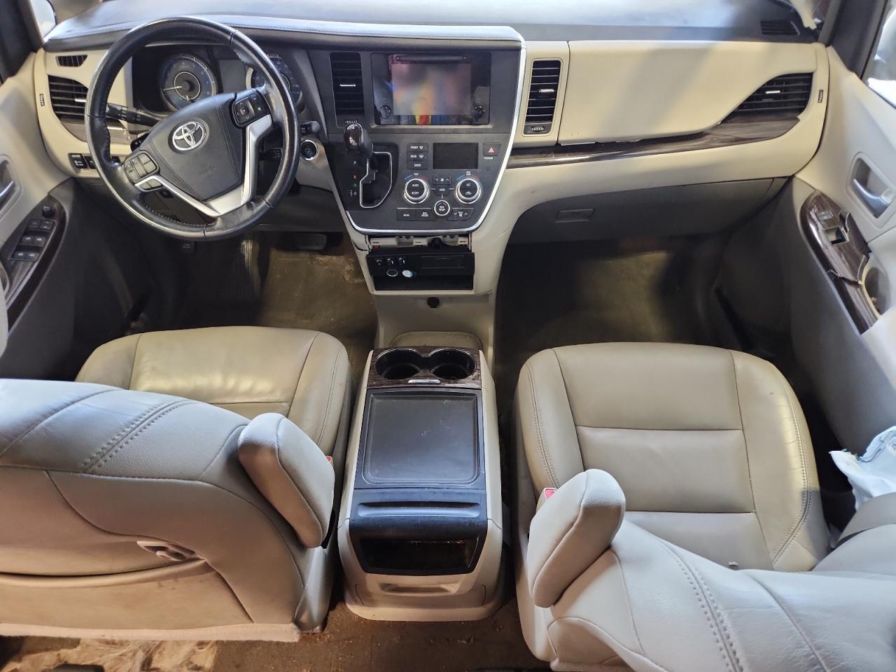 2016 TOYOTA SIENNA