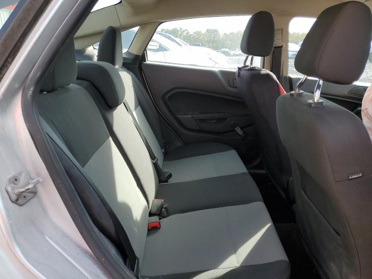 2016 FORD Fiesta