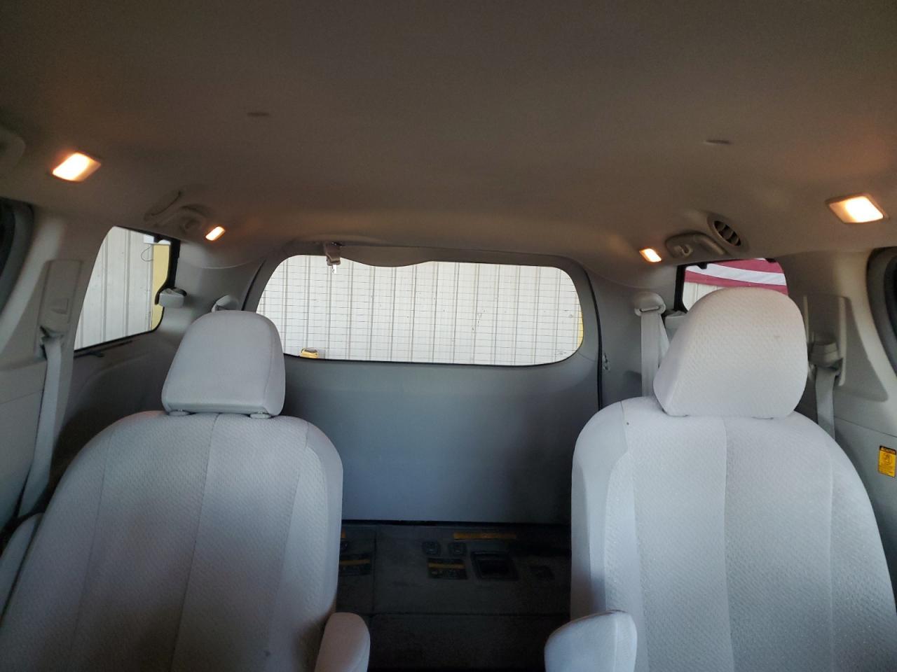 2013 TOYOTA SIENNA