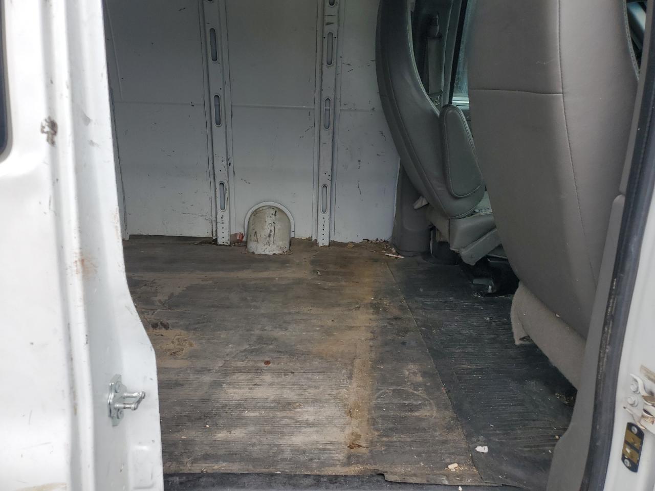 2010 GMC Savana