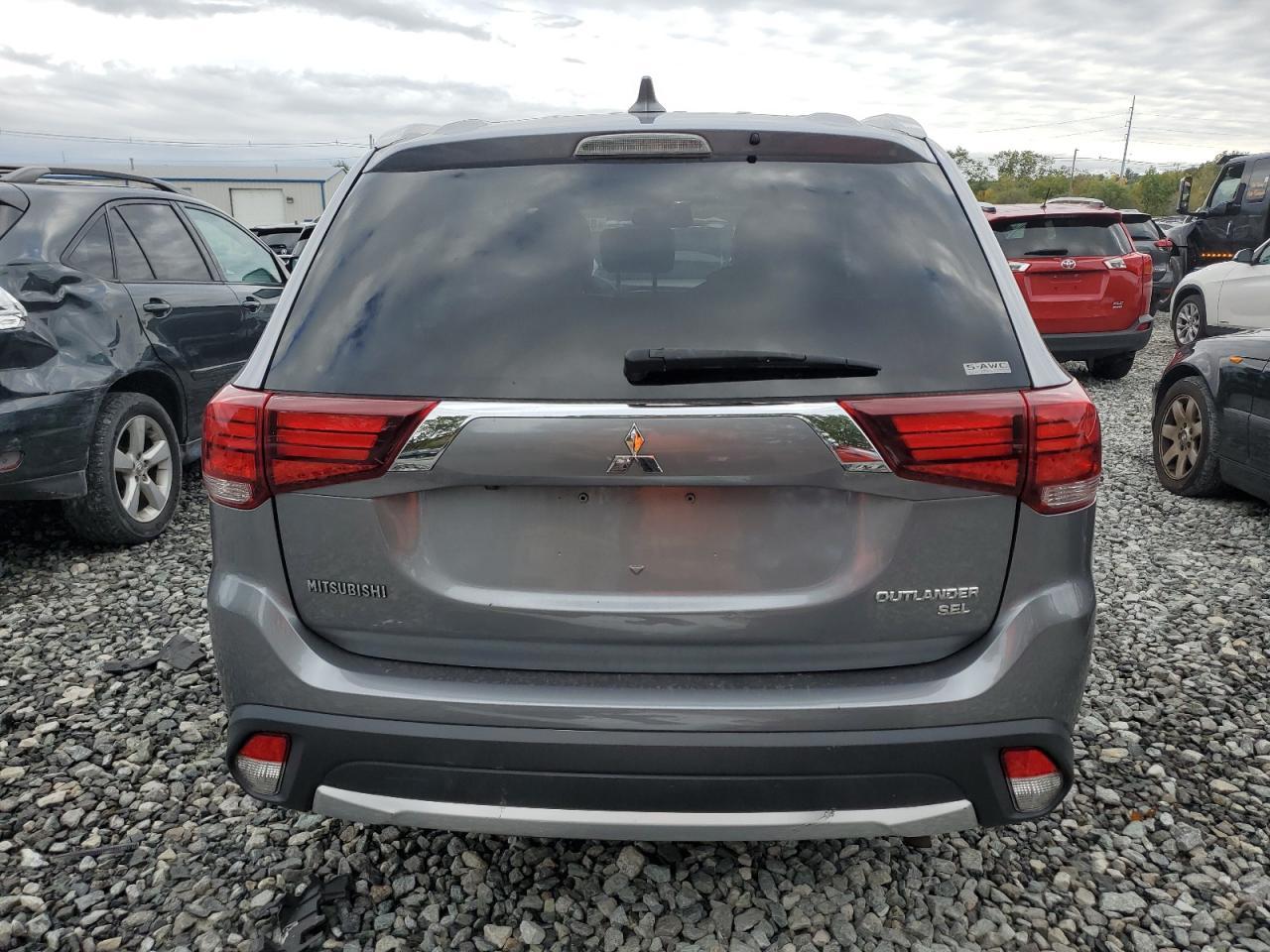 2018 MITSUBISHI outlander