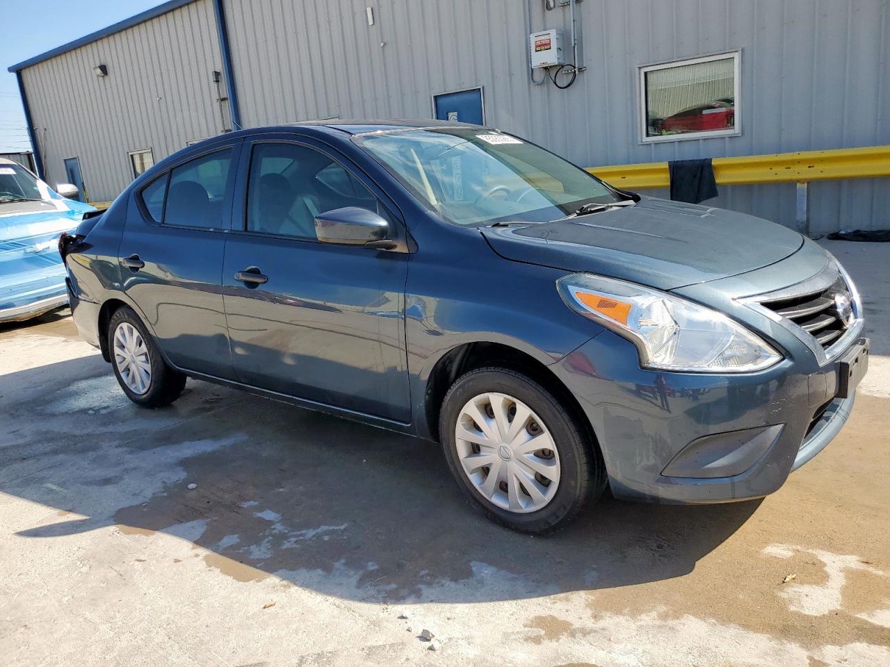 2016 NISSAN VERSA