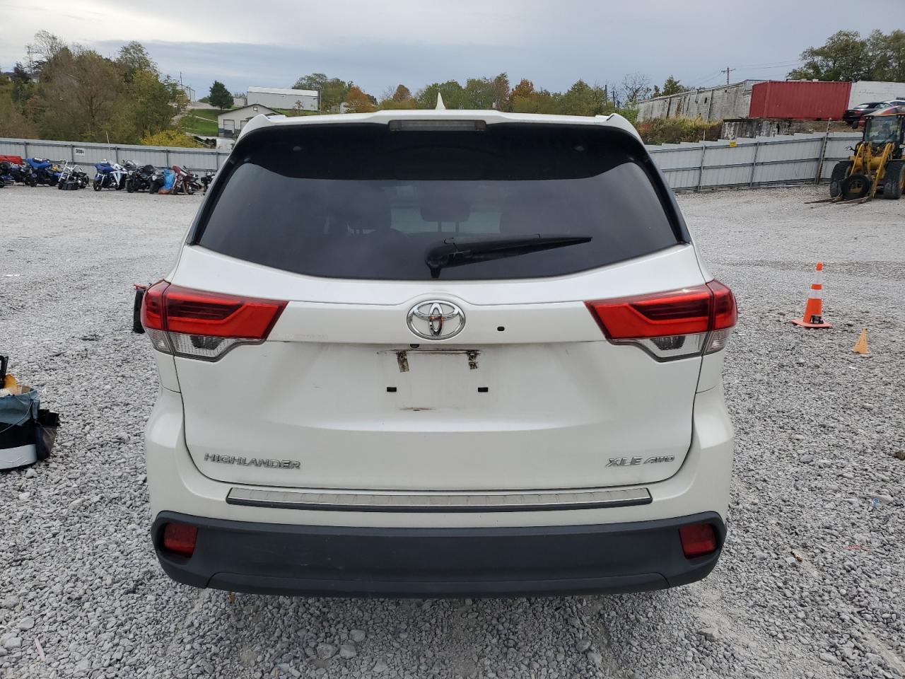 2017 TOYOTA HIGHLANDER