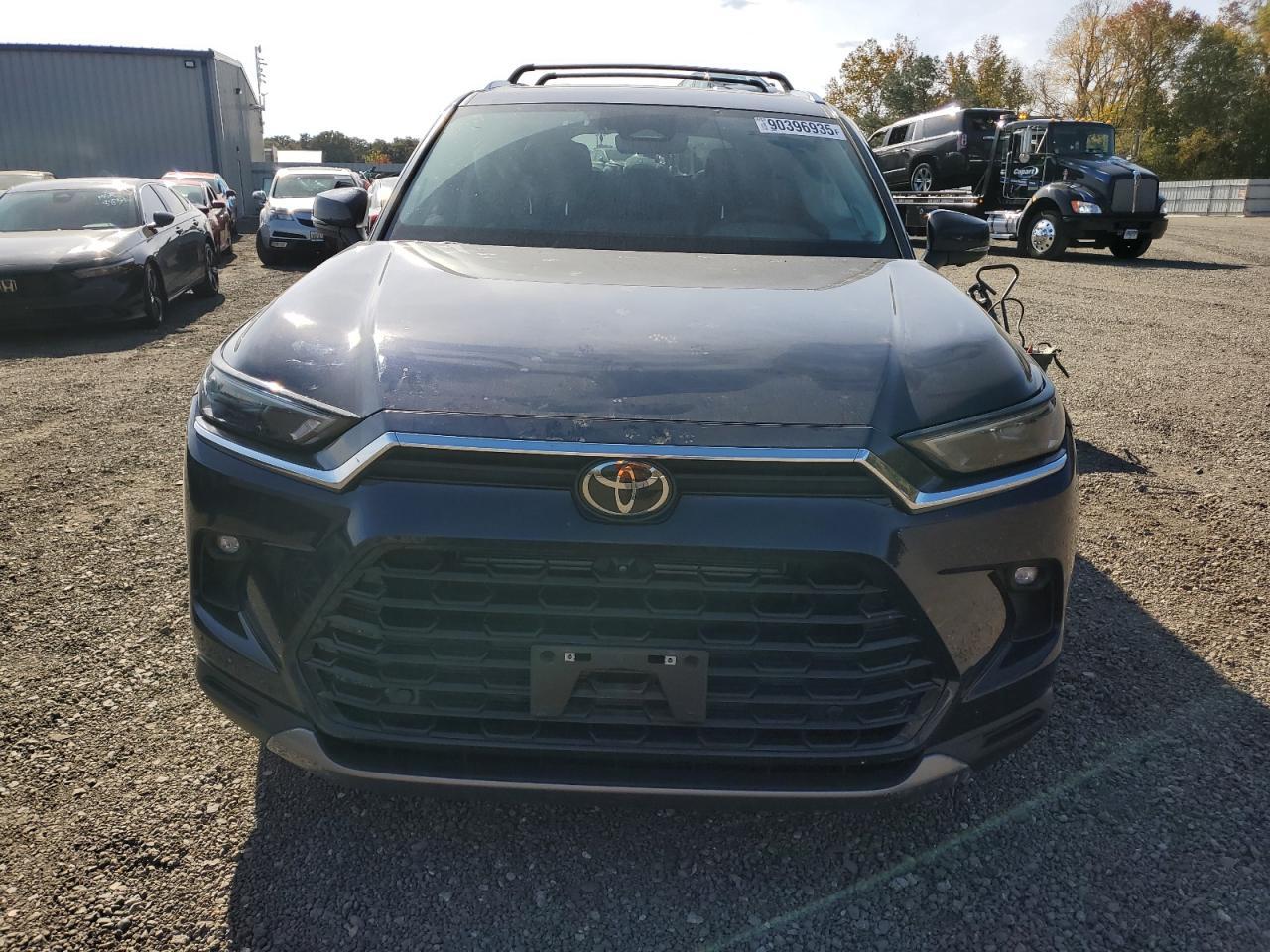 2024 TOYOTA HIGHLANDER