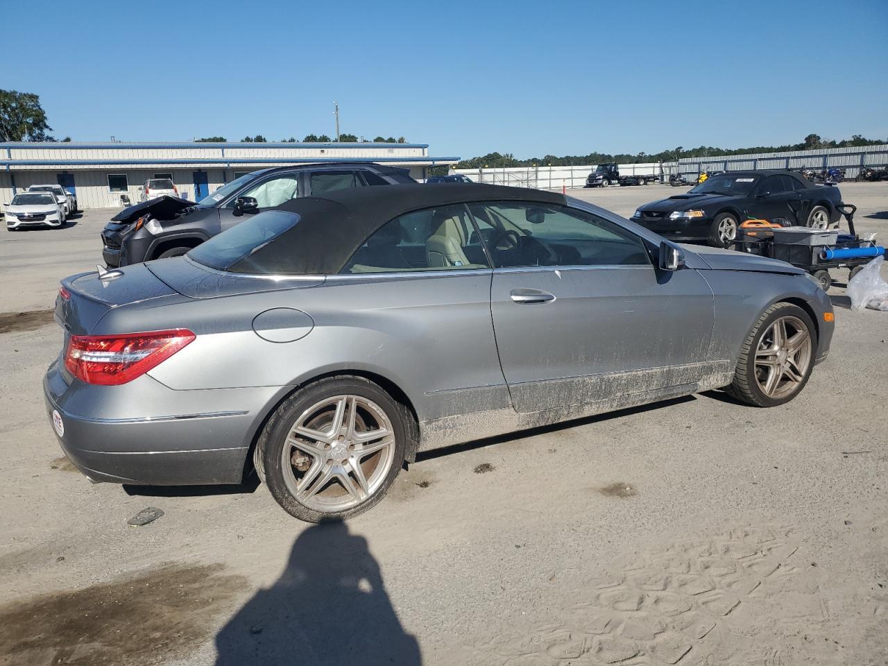 2011 MERCEDES-BENZ E-Class