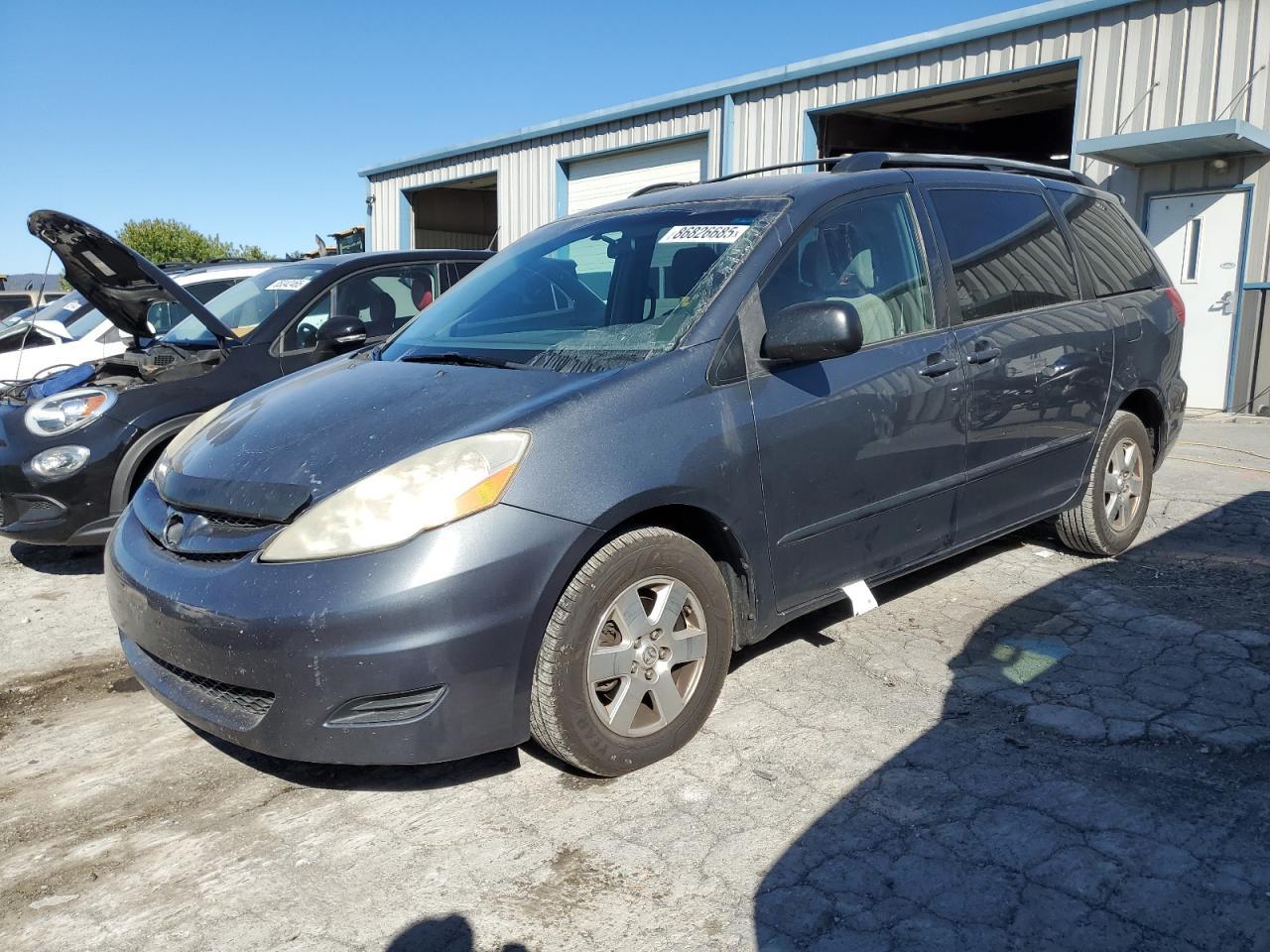 2009 TOYOTA SIENNA