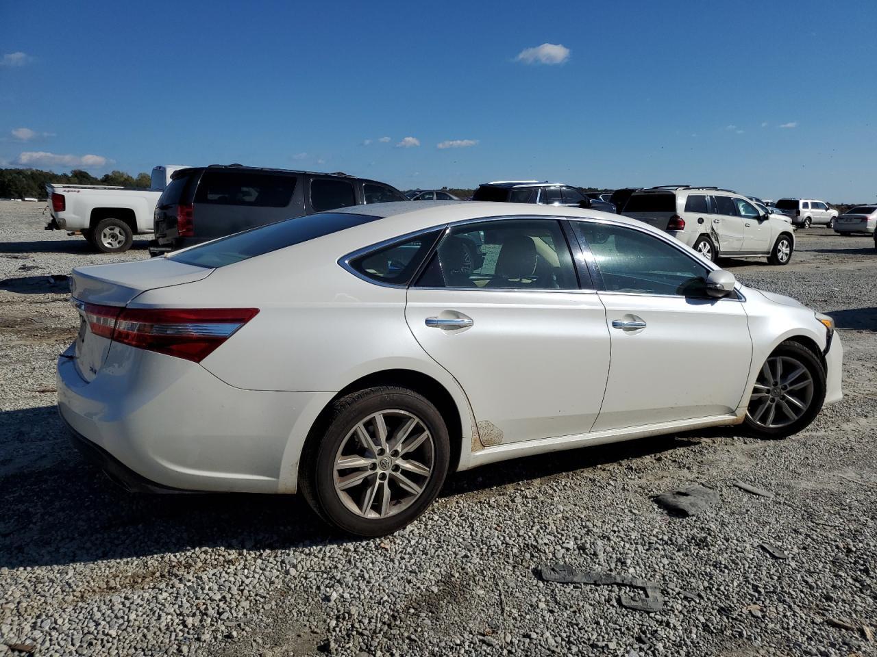 2013 TOYOTA Avalon
