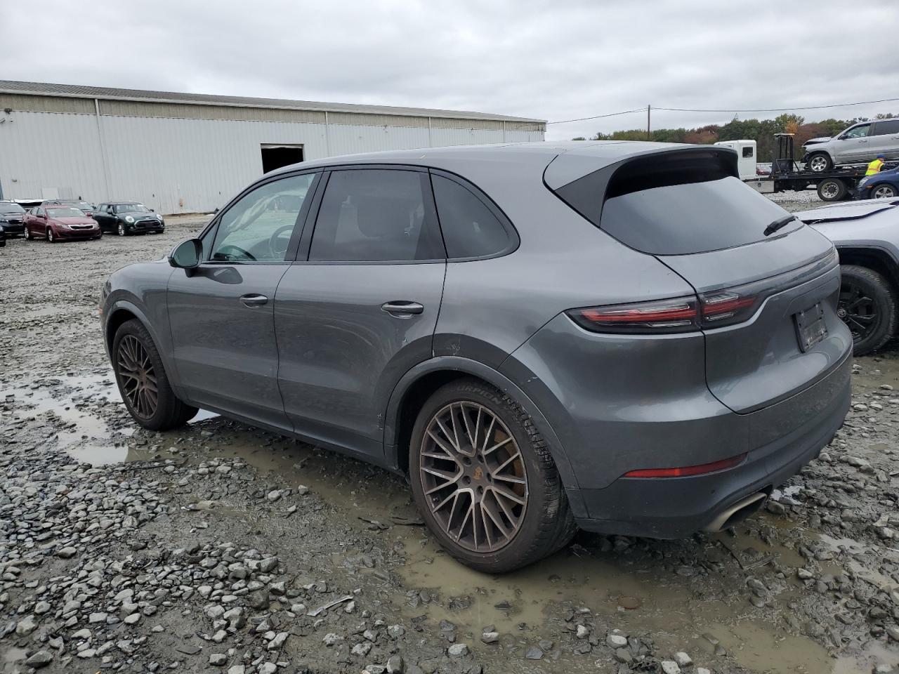 2021 PORSCHE CAYENNE