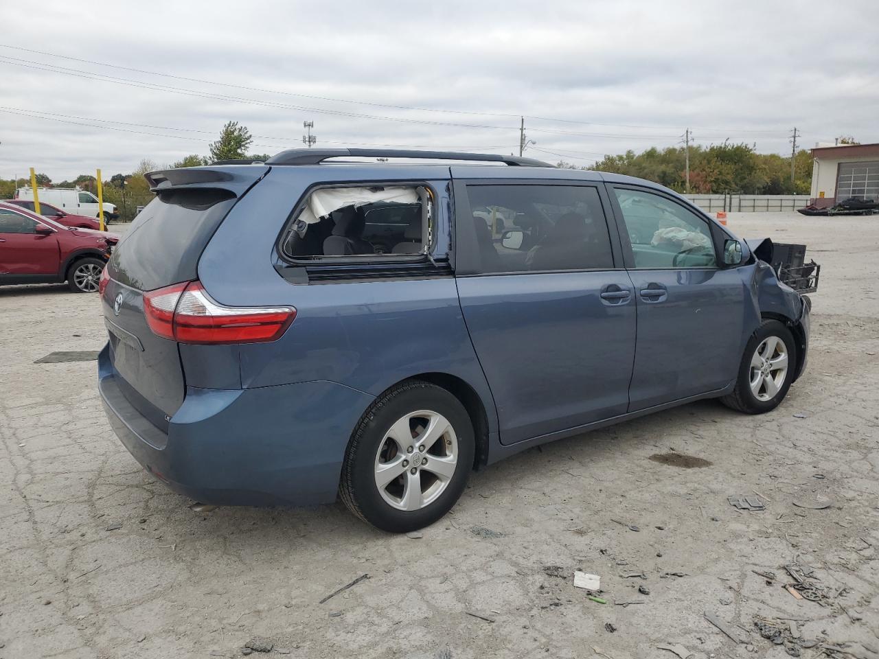 2016 TOYOTA SIENNA