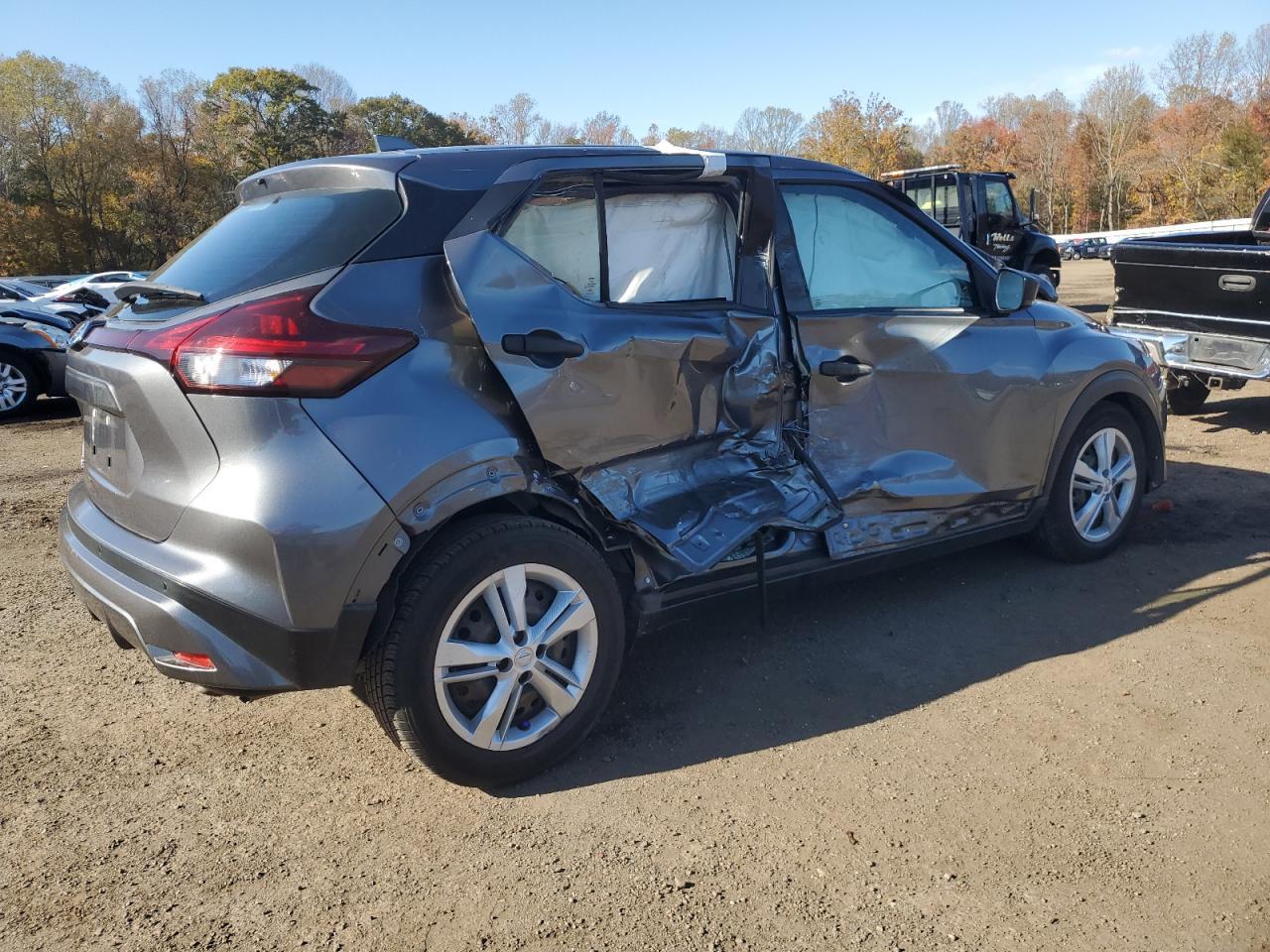 2021 NISSAN KICKS