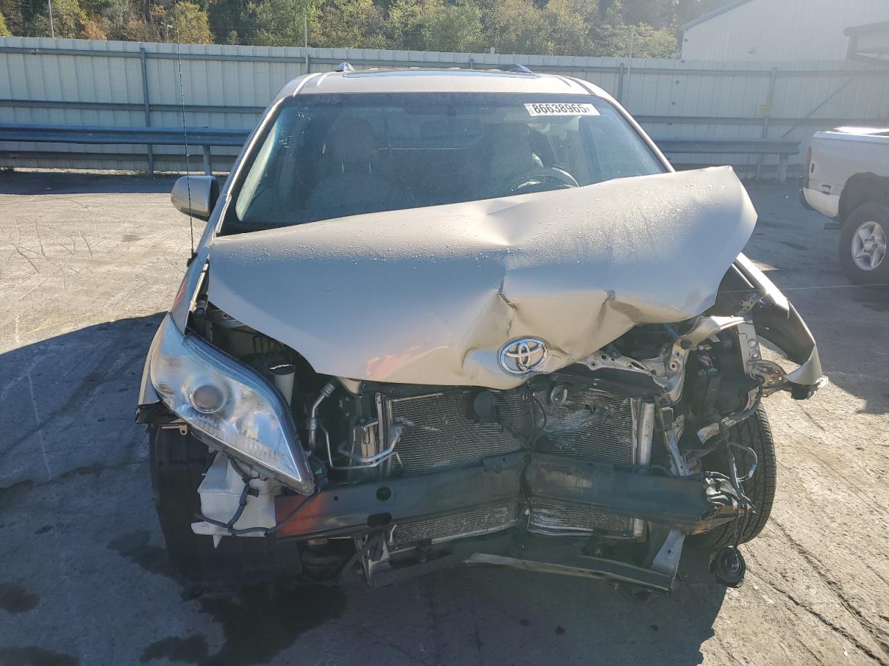2014 TOYOTA SIENNA