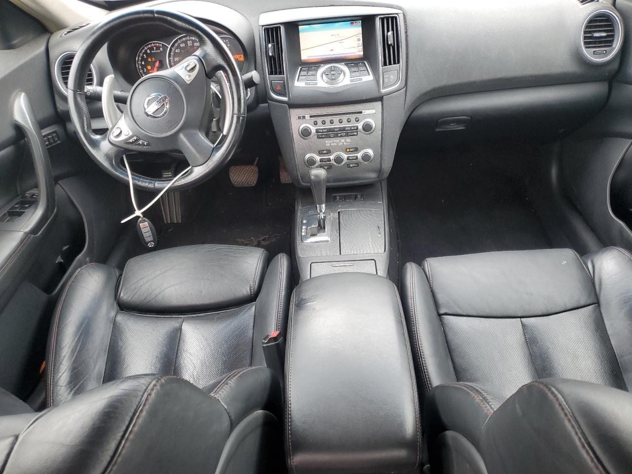 2010 NISSAN Maxima