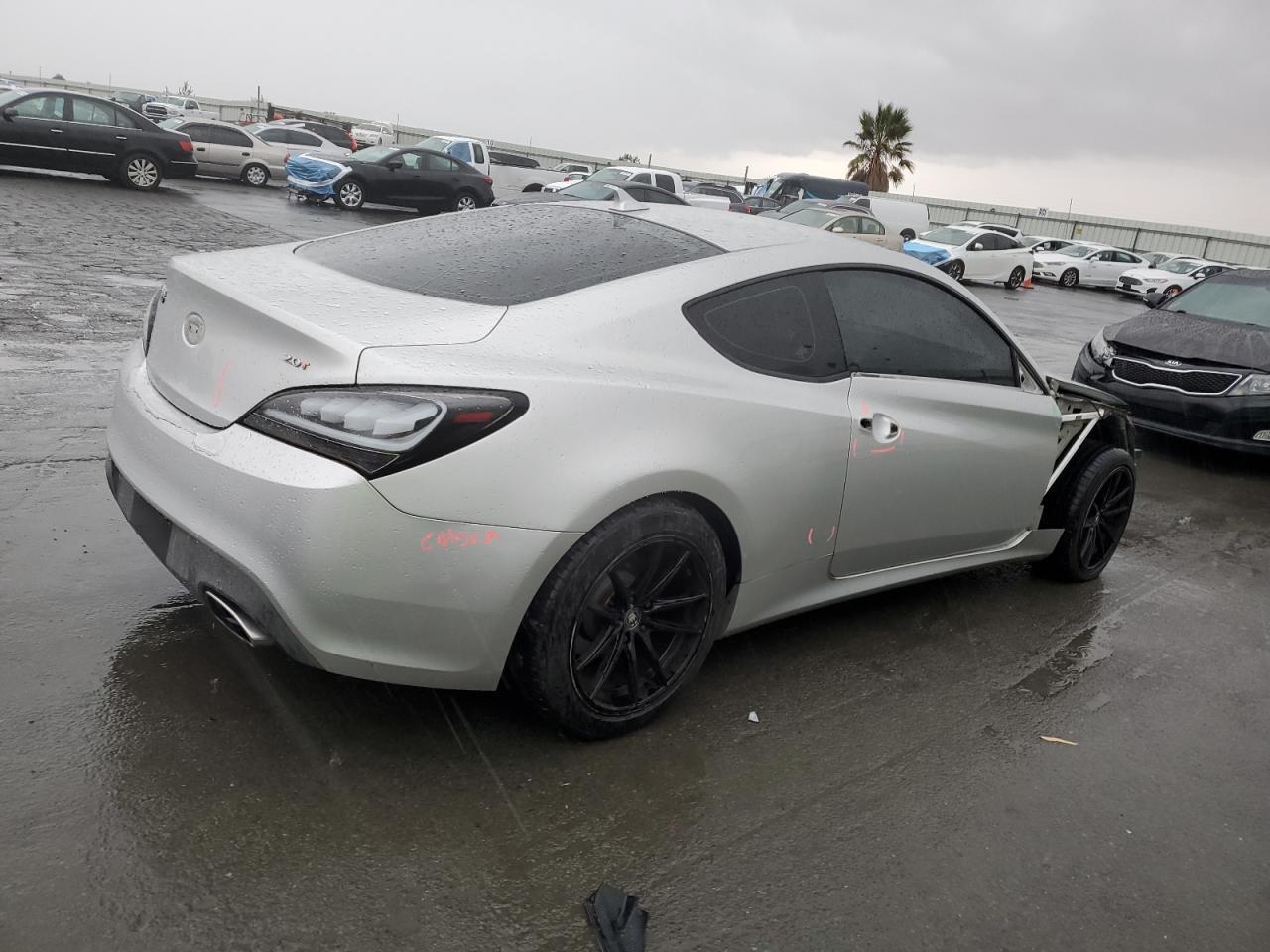 2013 HYUNDAI GENESIS