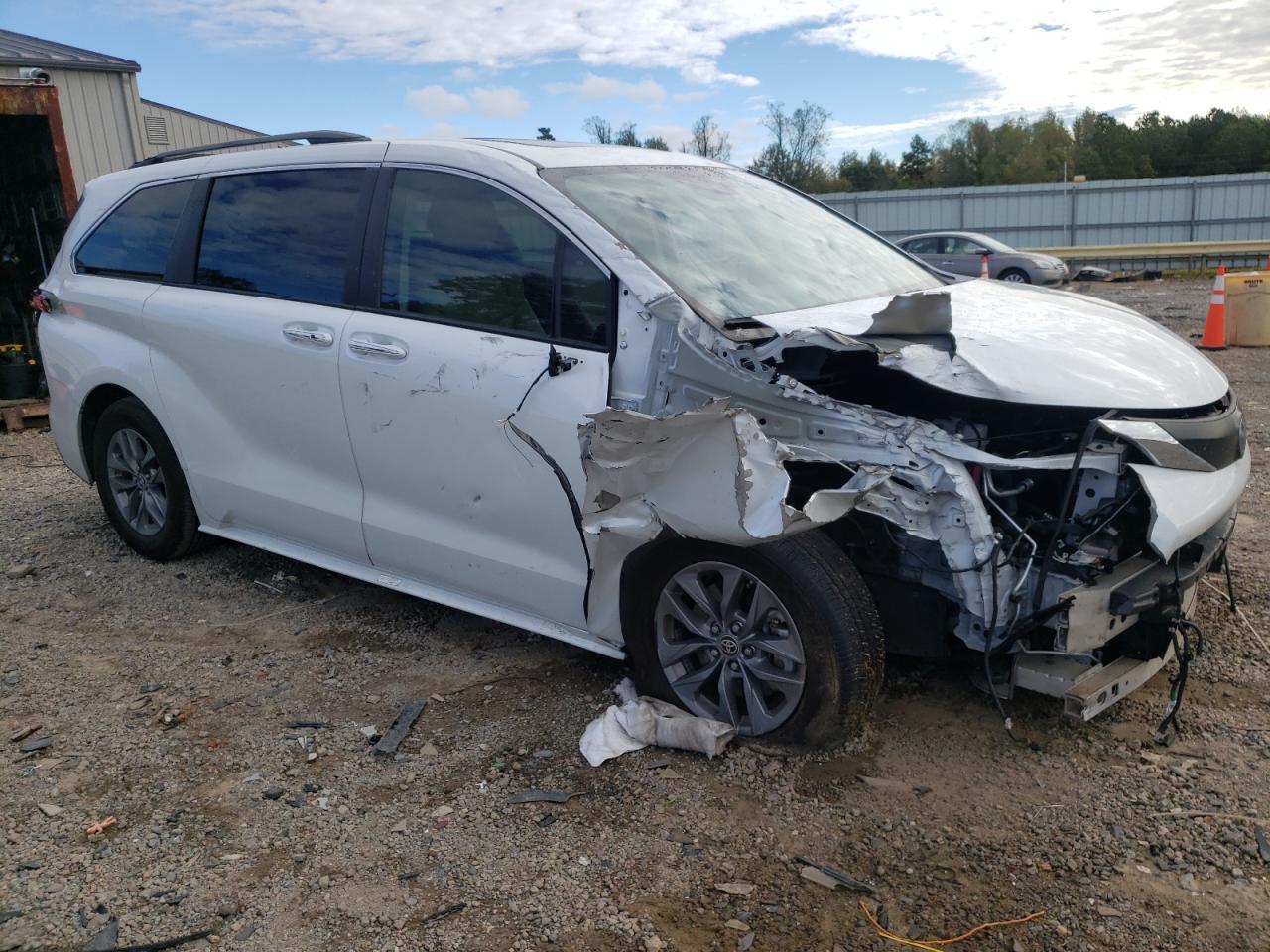 2022 TOYOTA SIENNA