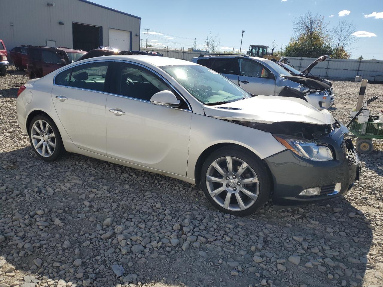 2013 BUICK Regal