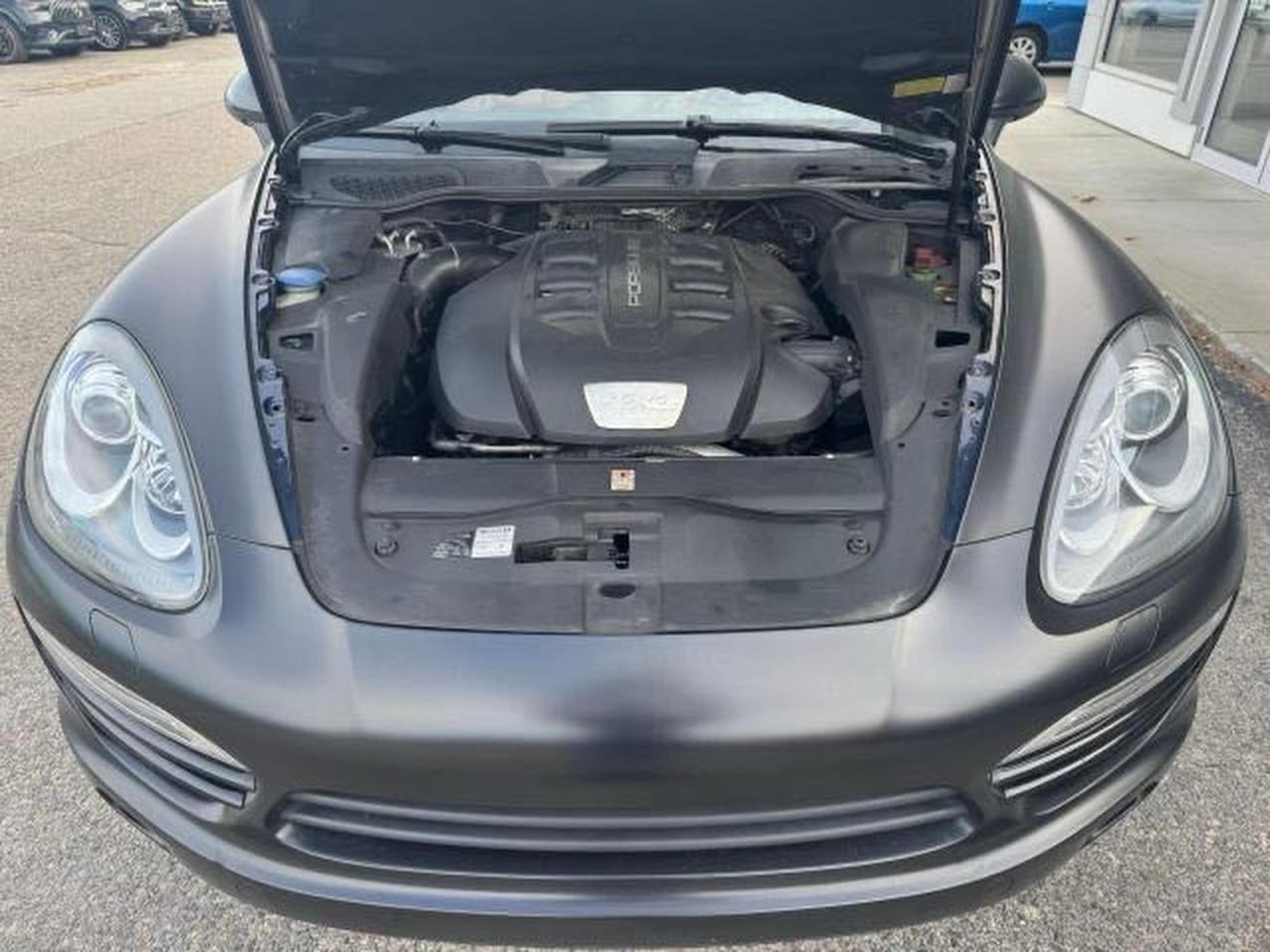 2013 PORSCHE CAYENNE