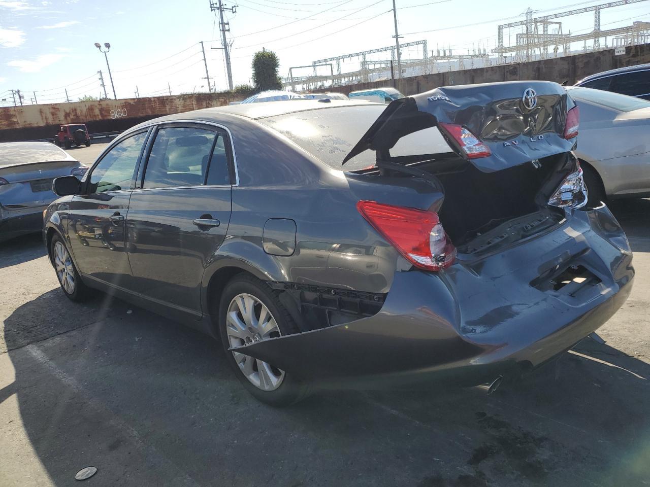 2010 TOYOTA Avalon