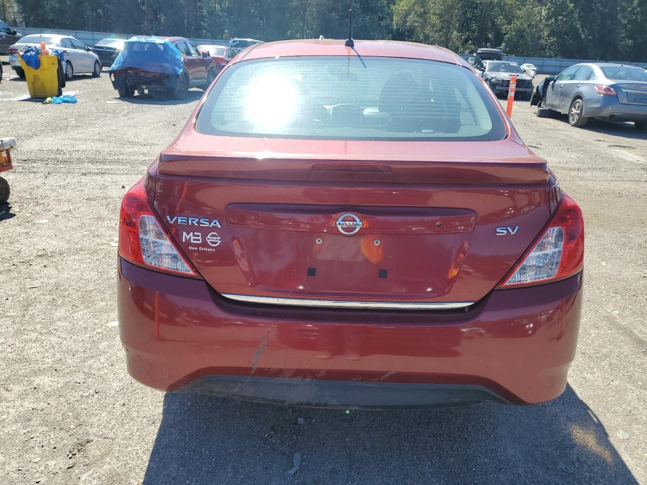 2017 NISSAN VERSA