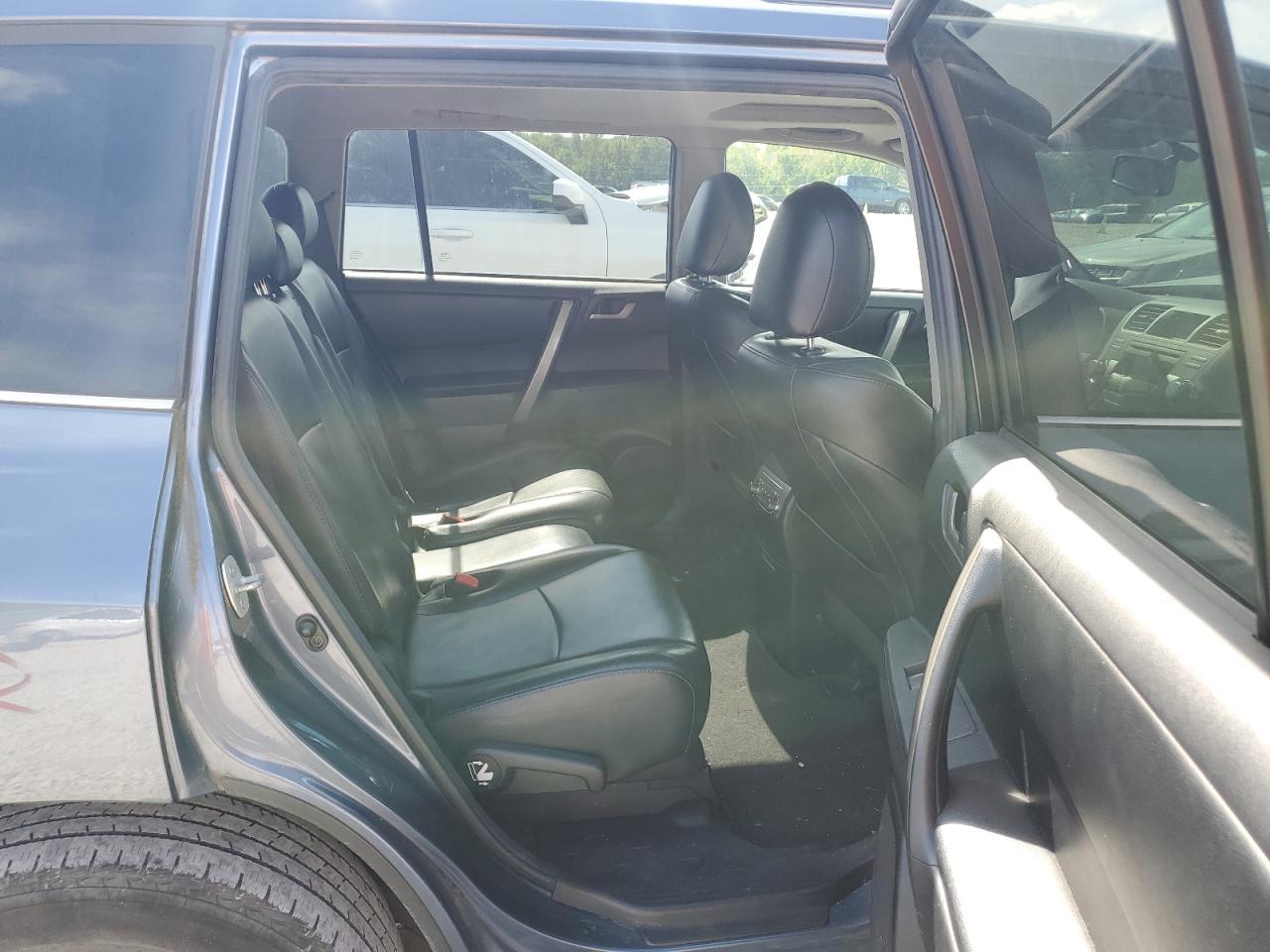 2012 TOYOTA HIGHLANDER