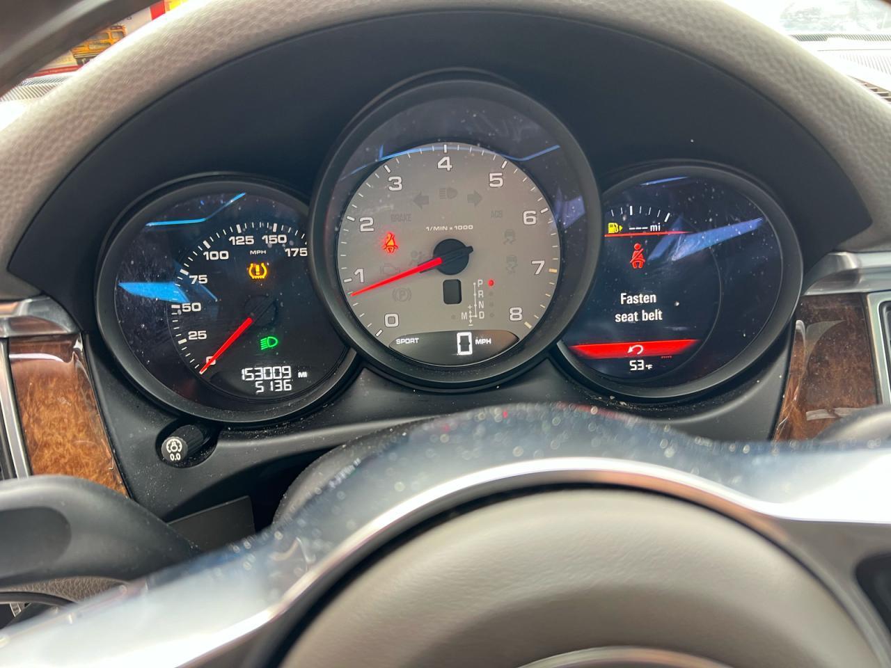 2015 PORSCHE Macan