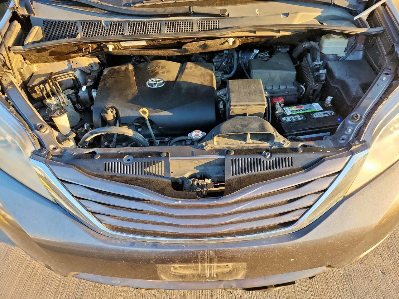 2017 TOYOTA SIENNA