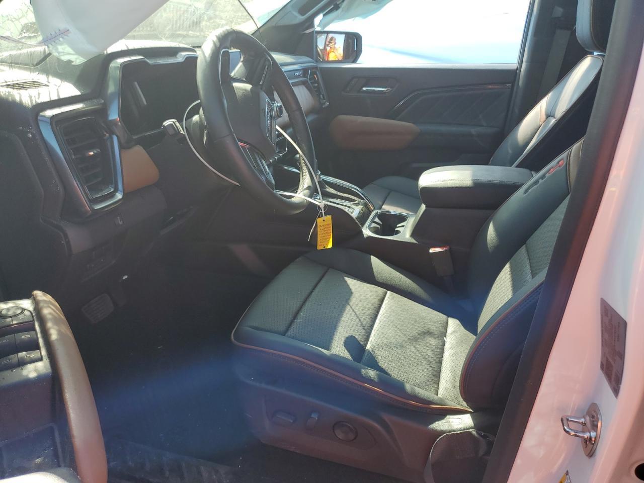 2024 GMC CANYON