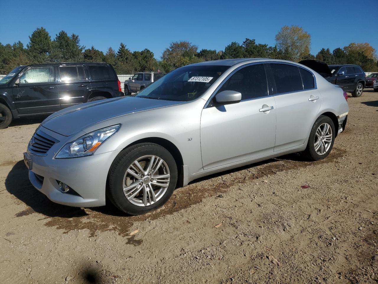 2015 INFINITI Q40