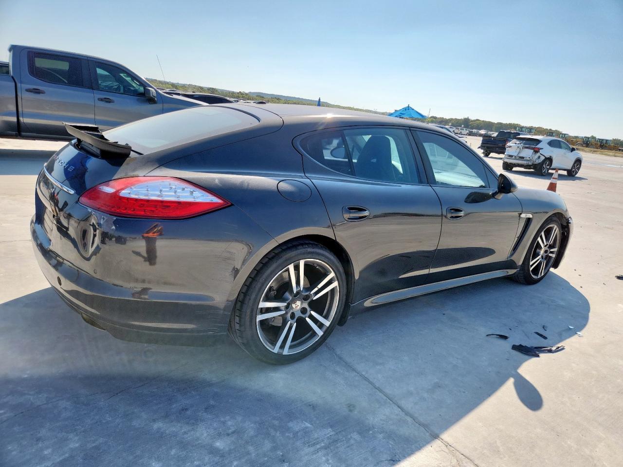 2012 PORSCHE Panamera