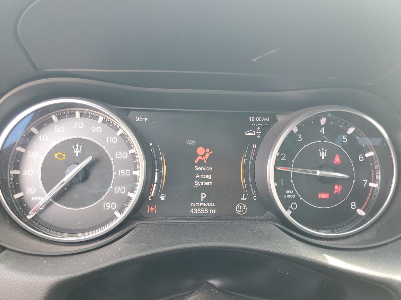 2022 MASERATI Levante