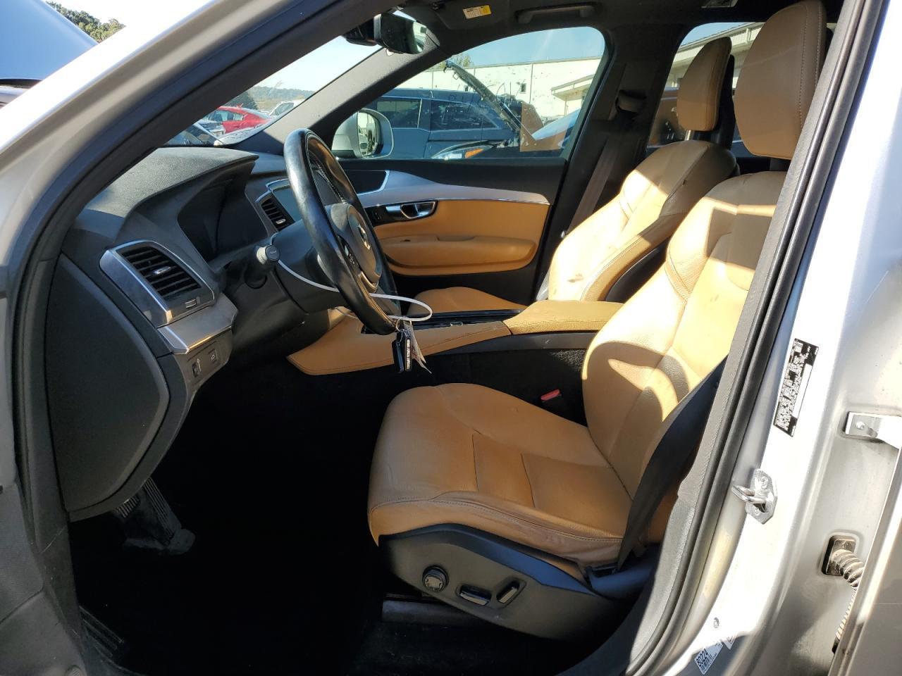 2018 VOLVO XC90