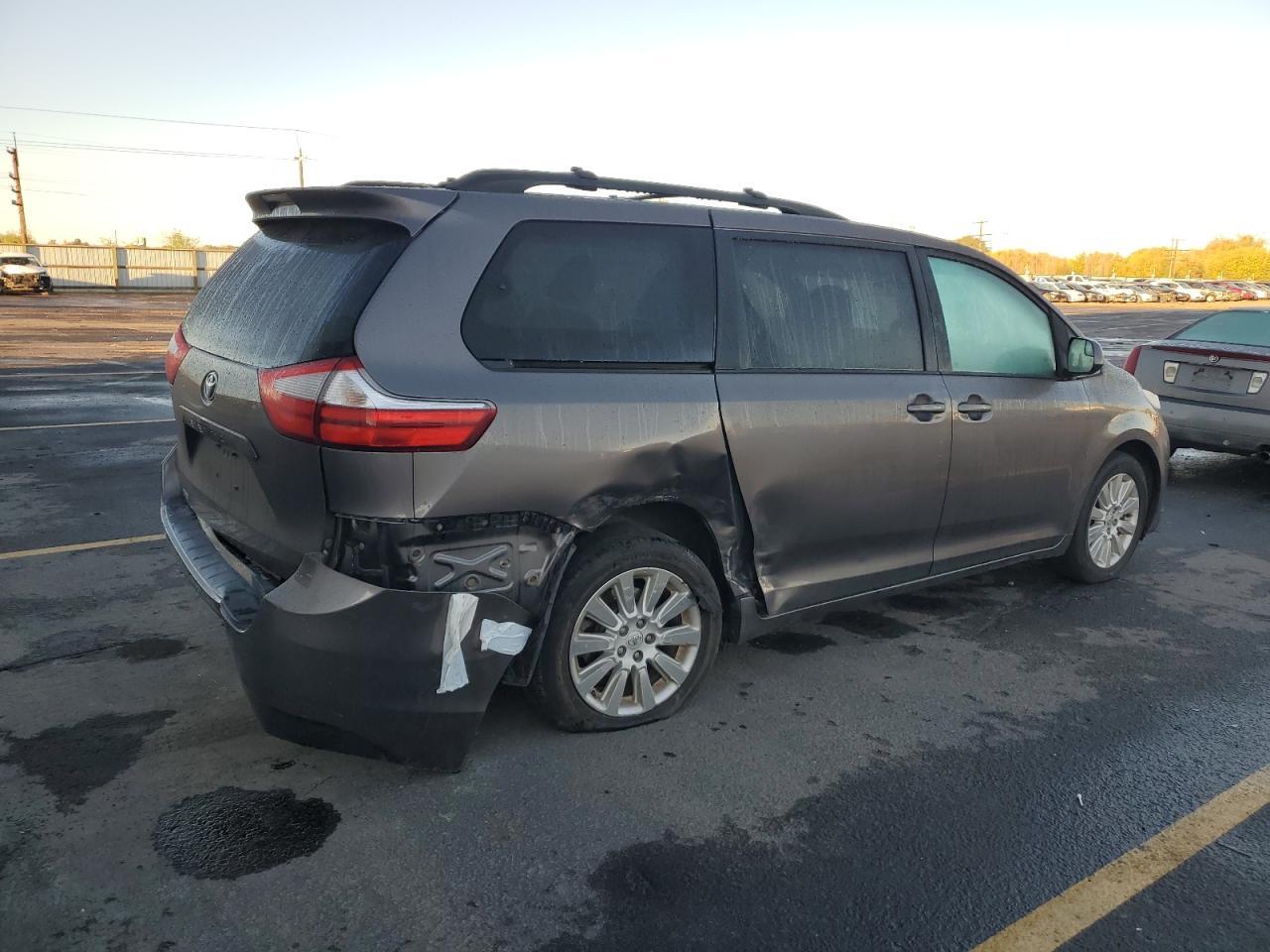 2015 TOYOTA SIENNA