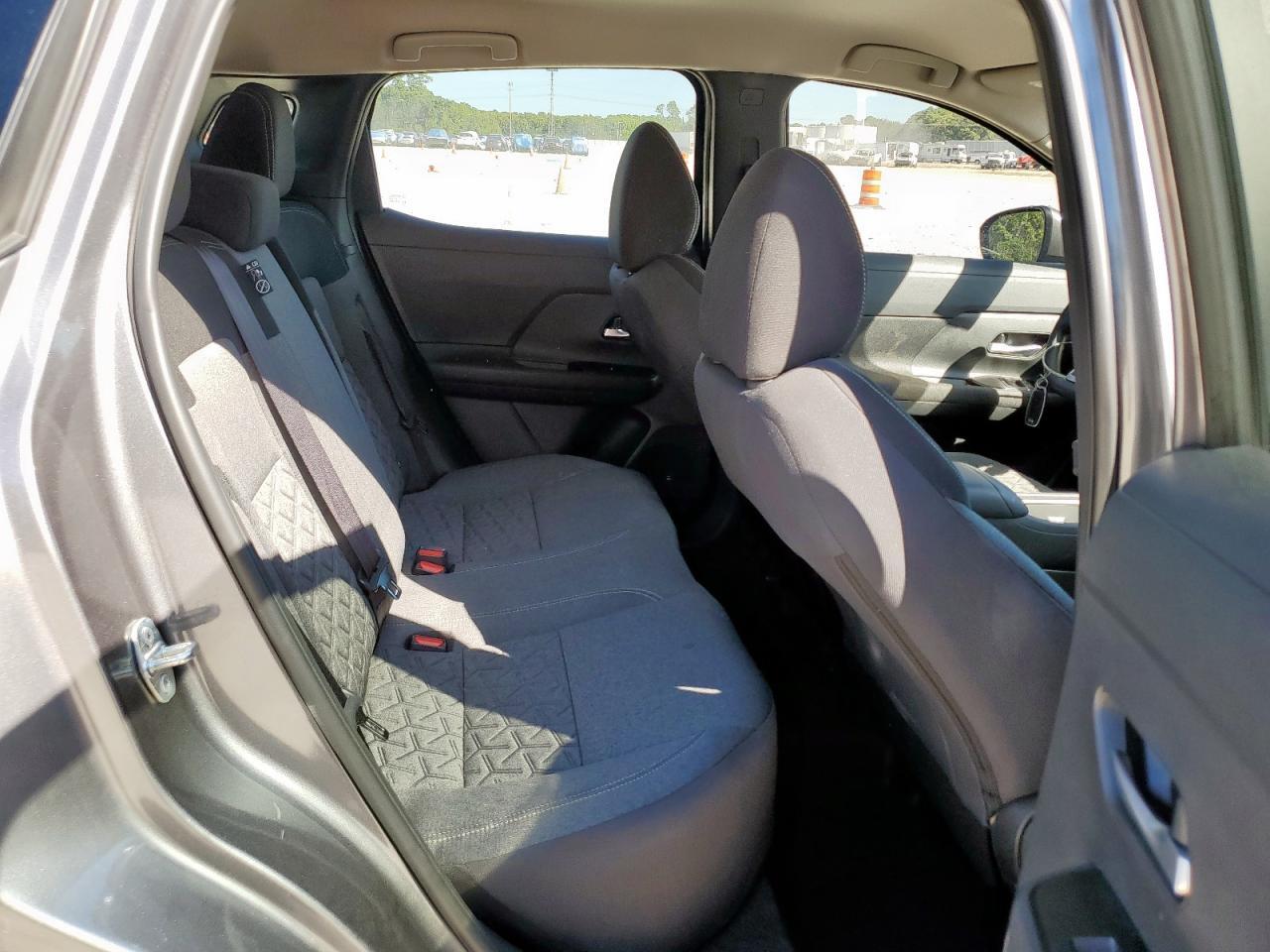 2025 NISSAN KICKS