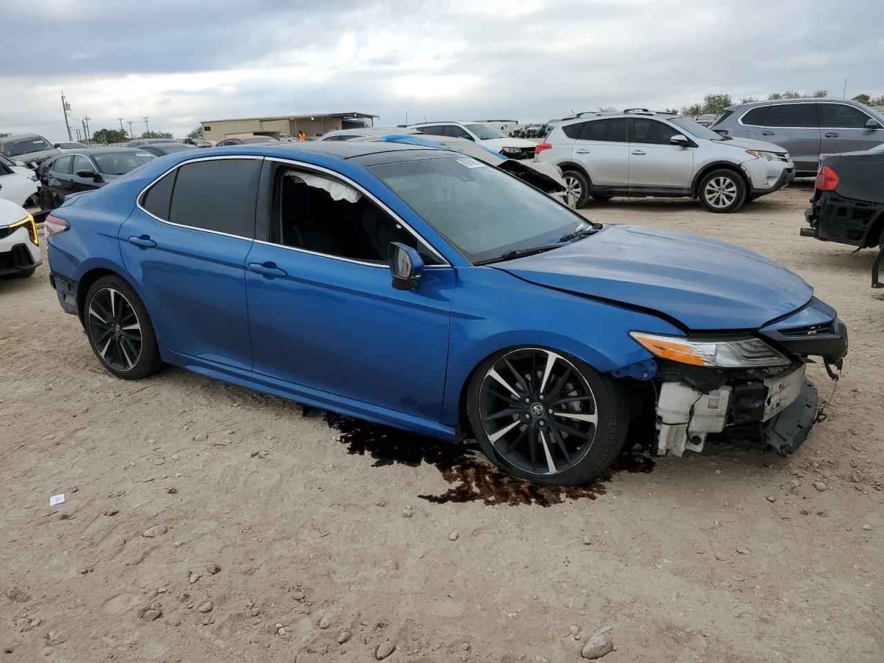 2018 TOYOTA CAMRY