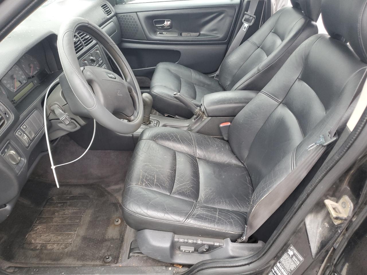 1998 VOLVO V70