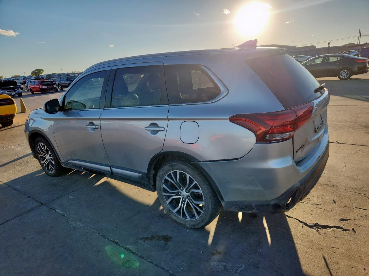 2018 MITSUBISHI outlander