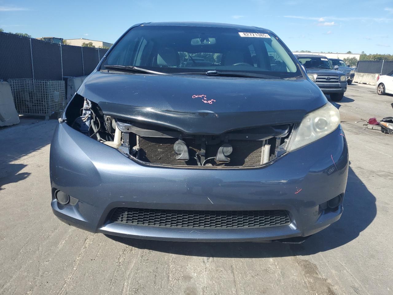 2017 TOYOTA SIENNA