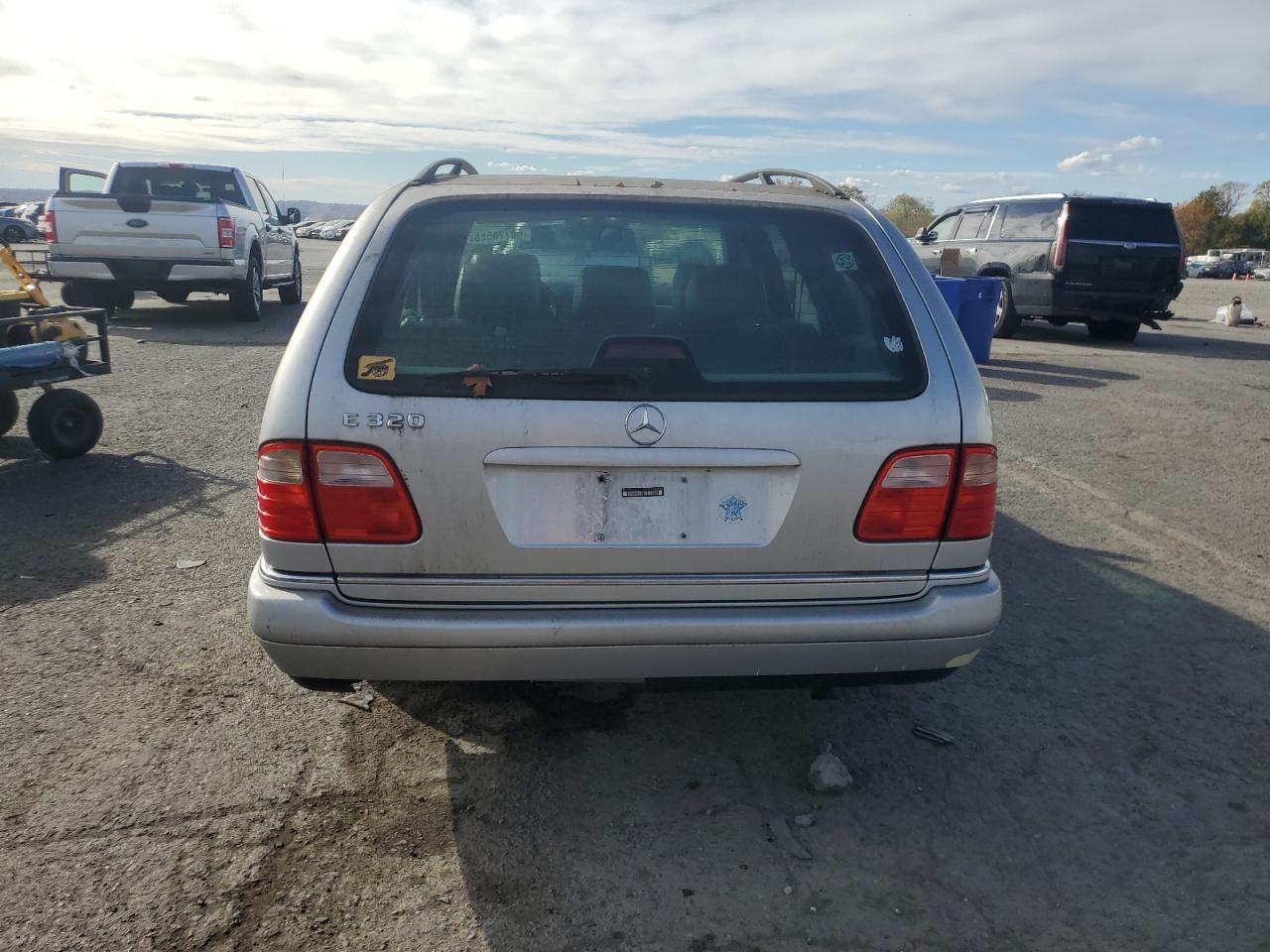 1998 MERCEDES-BENZ E 320